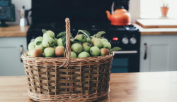 От зефира до кетчупа: что приготовить из яблок, когда надоела шарлотка